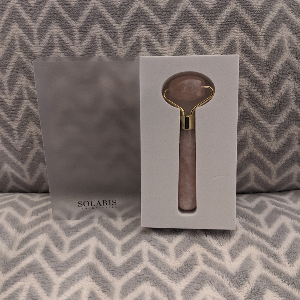 Solaris rose quartz facial roller
